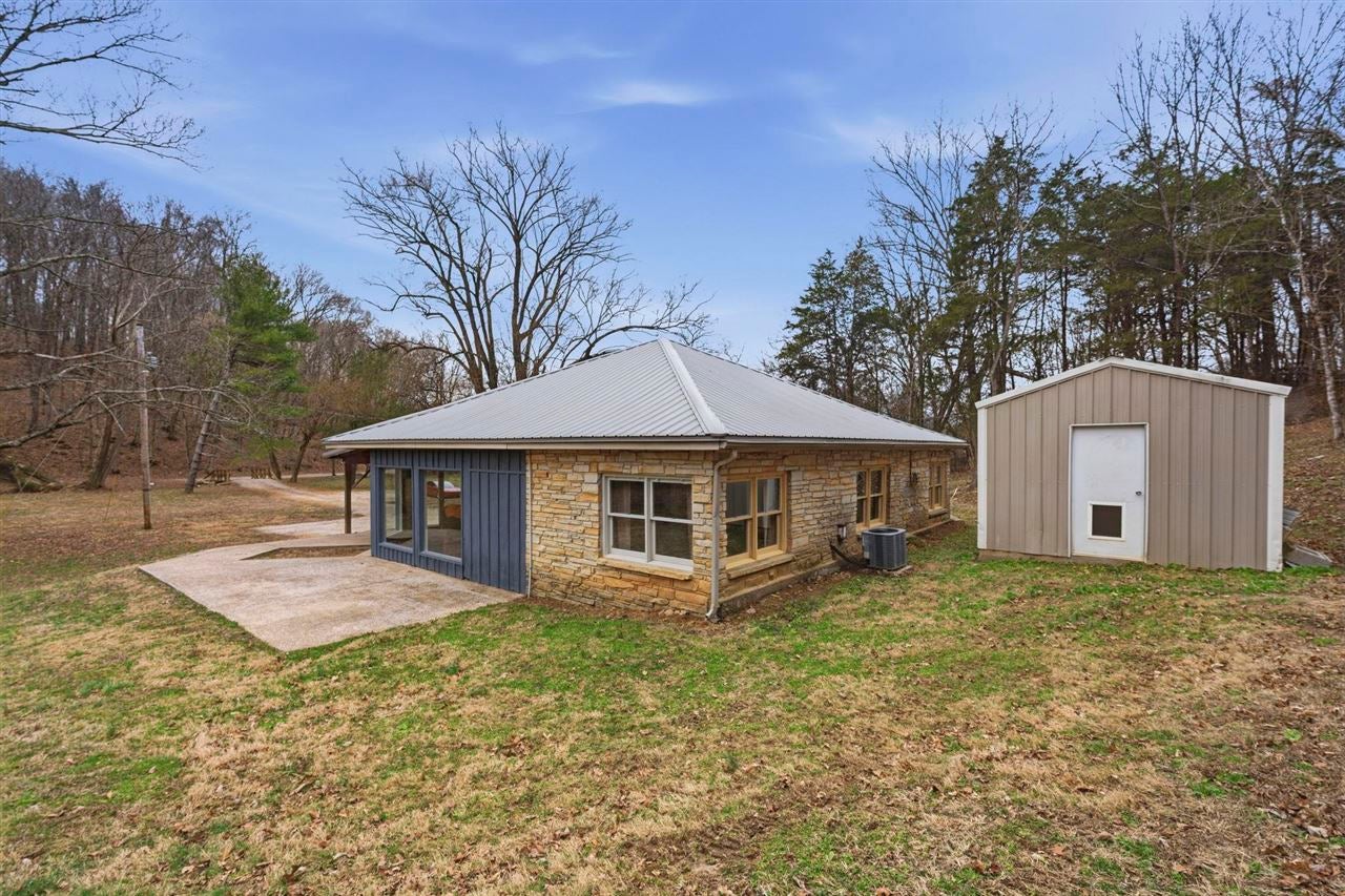 1685 Graves Road Bowling Green, KY 42104 - Photo 18 of 22 Gallery Image 18