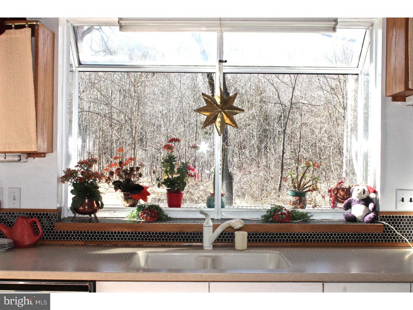 669 Schultz Road Perkiomenville, PA 18074 - Photo 6 of 25 Kitchen