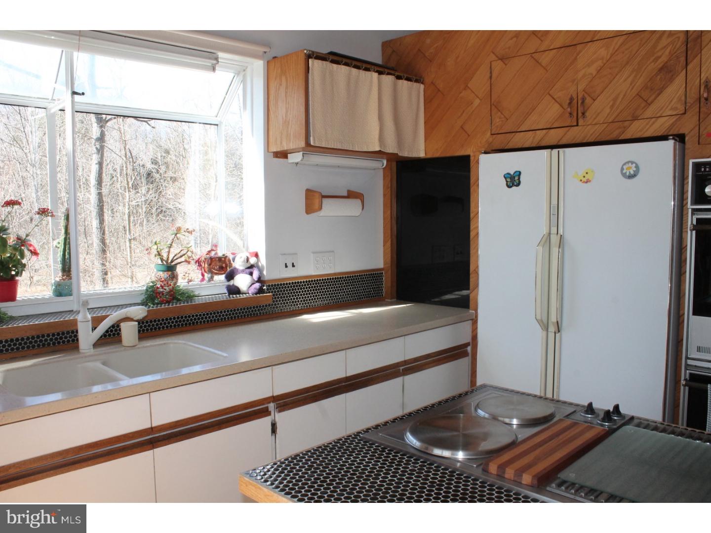 669 Schultz Road Perkiomenville, PA 18074 - Photo 8 of 25 Kitchen