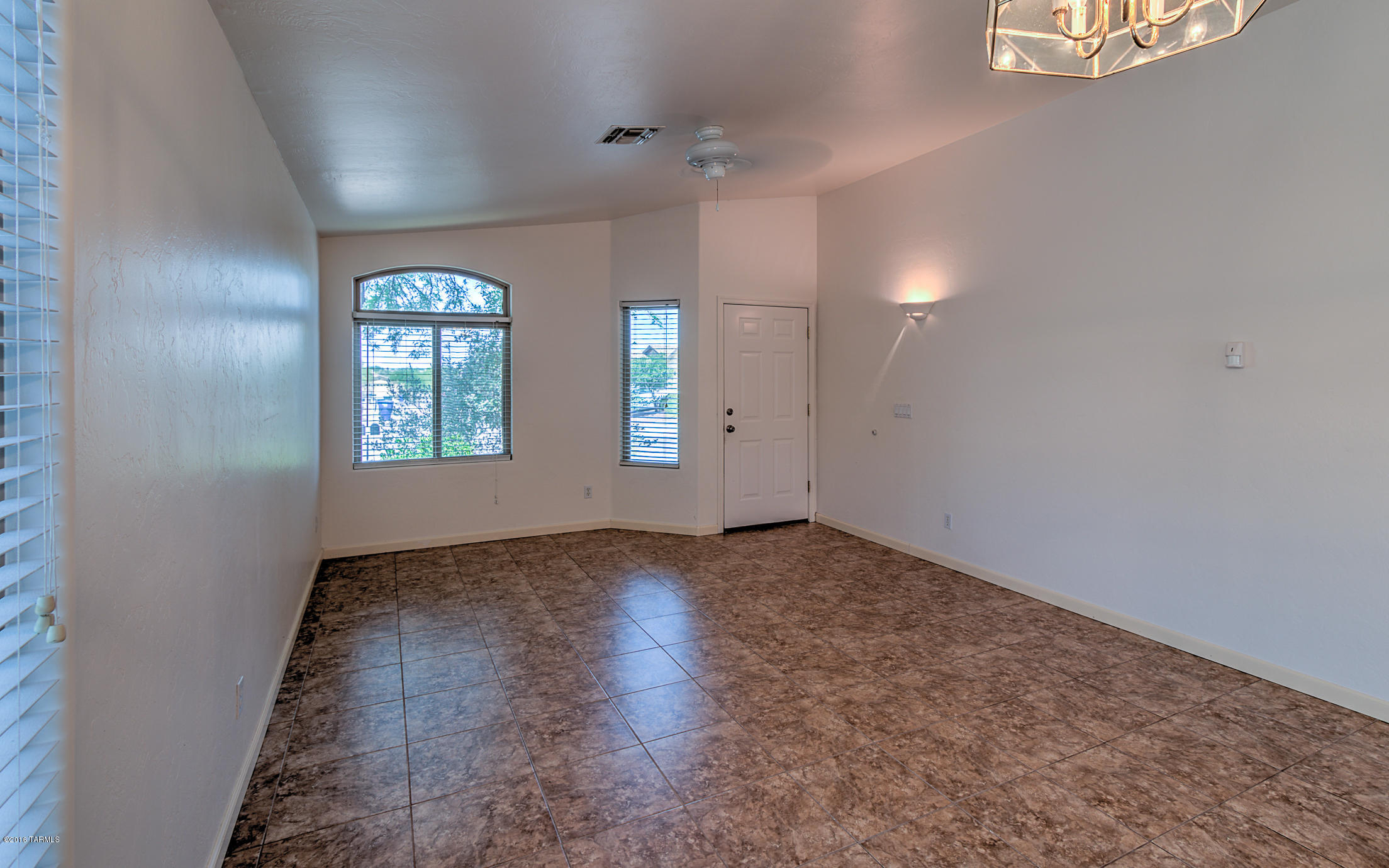 8273 South Bainbridge Road Tucson, AZ 85747 - Photo 6 of 38 Gallery Image 6