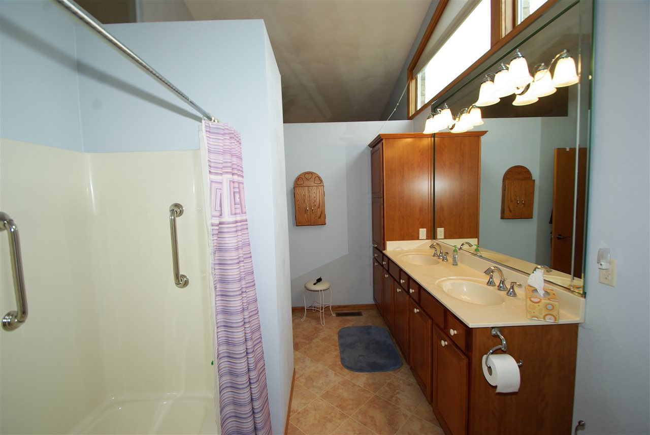 202 Rivers Edge Drive Cherry Valley, IL 61016 - Photo 11 of 17 Gallery Image 11