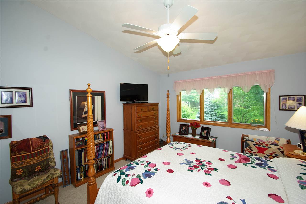 202 Rivers Edge Drive Cherry Valley, IL 61016 - Photo 9 of 17 Gallery Image 9