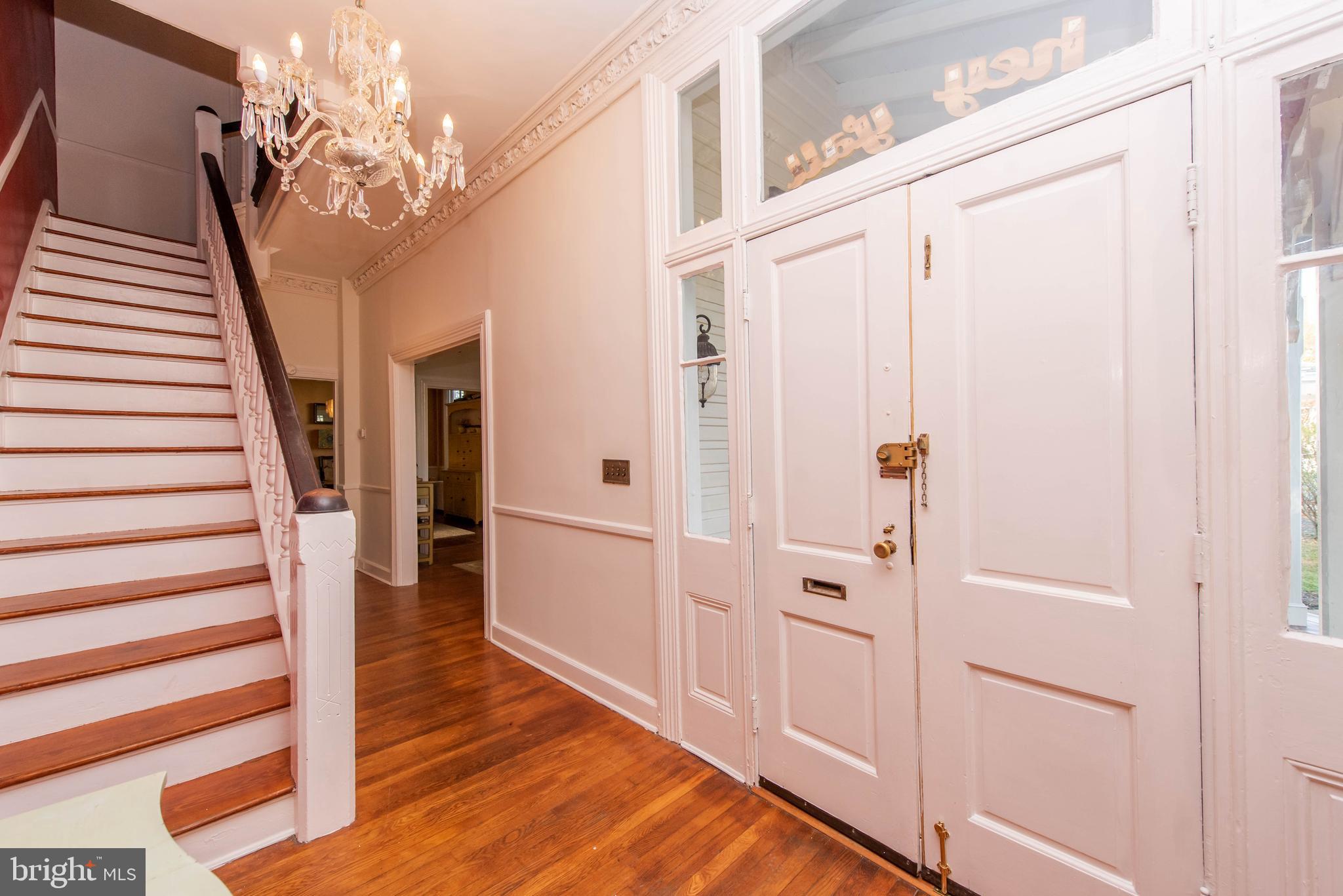 4140 Roland Avenue Baltimore, MD 21211 - Photo 11 of 80 Foyer