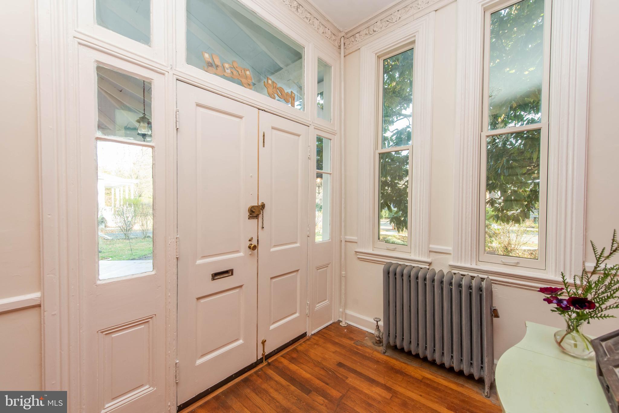 4140 Roland Avenue Baltimore, MD 21211 - Photo 12 of 80 Foyer