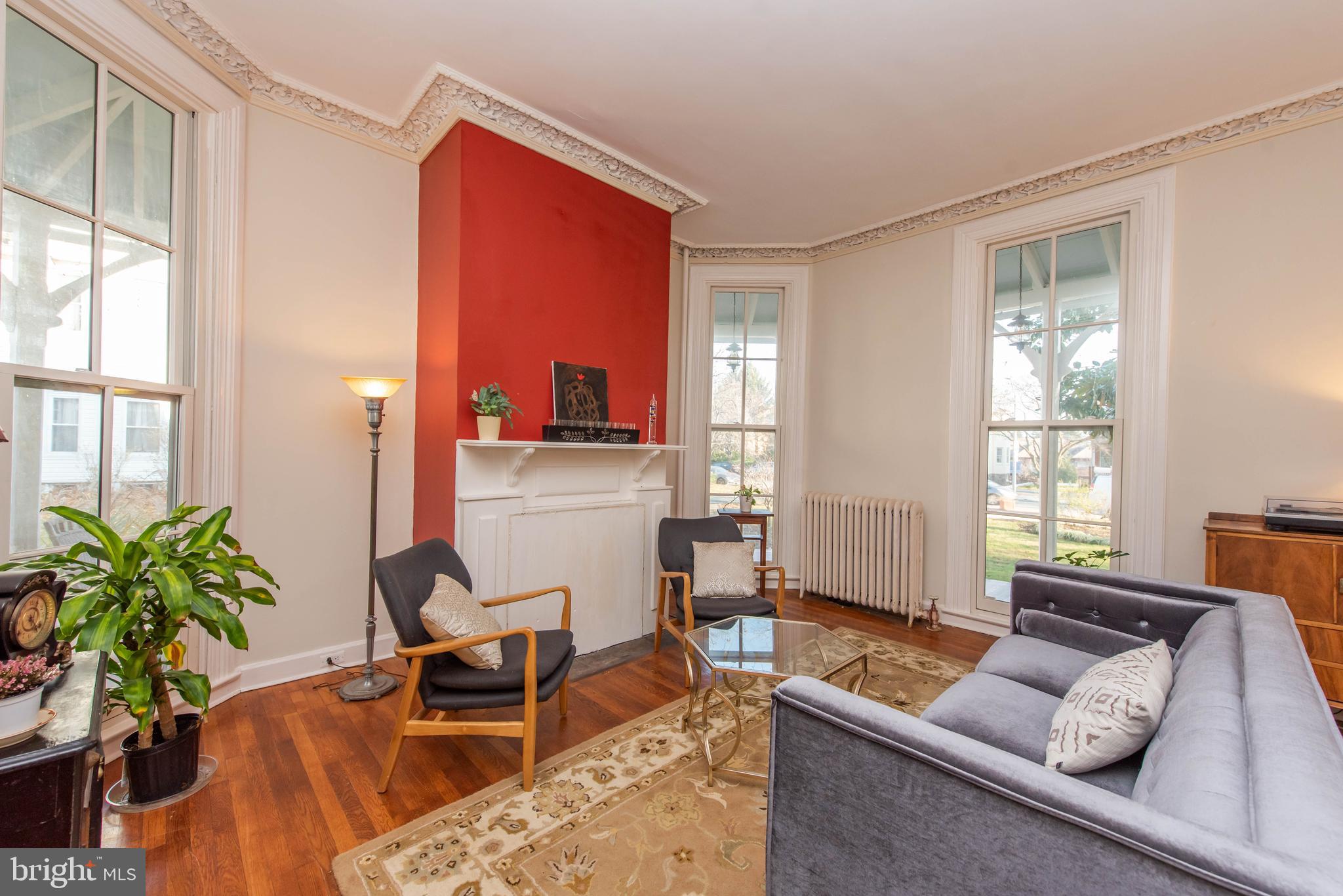 4140 Roland Avenue Baltimore, MD 21211 - Photo 21 of 80 Living room