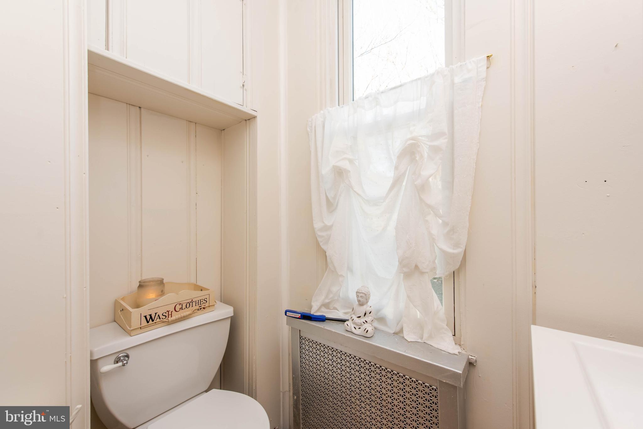 4140 Roland Avenue Baltimore, MD 21211 - Photo 25 of 80 Powder Room