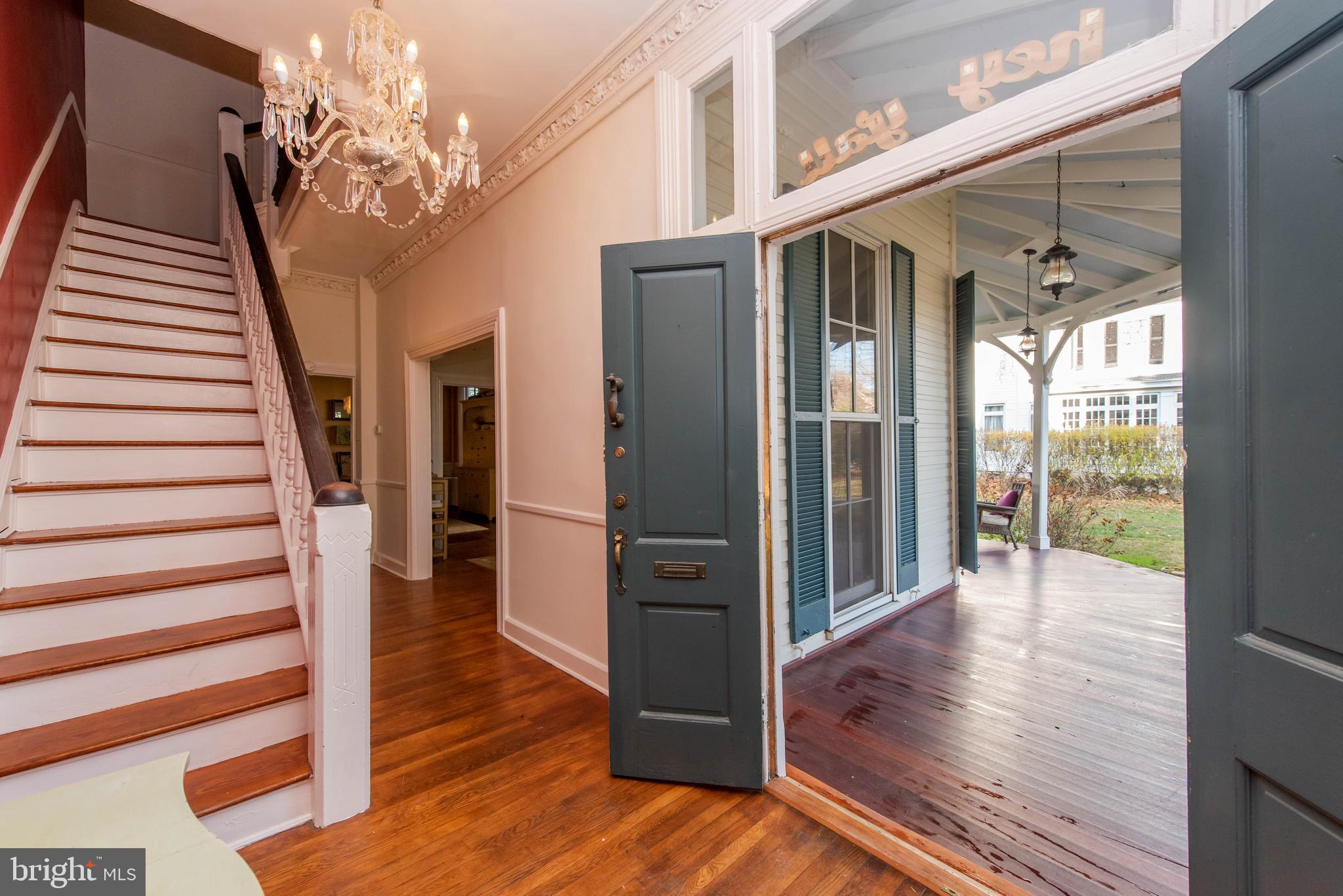 4140 Roland Avenue Baltimore, MD 21211 - Photo 10 of 80 Foyer