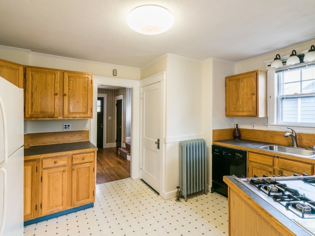 35 Edwin Road Waltham, MA 02453 - Photo 10 of 21 Gallery Image 10