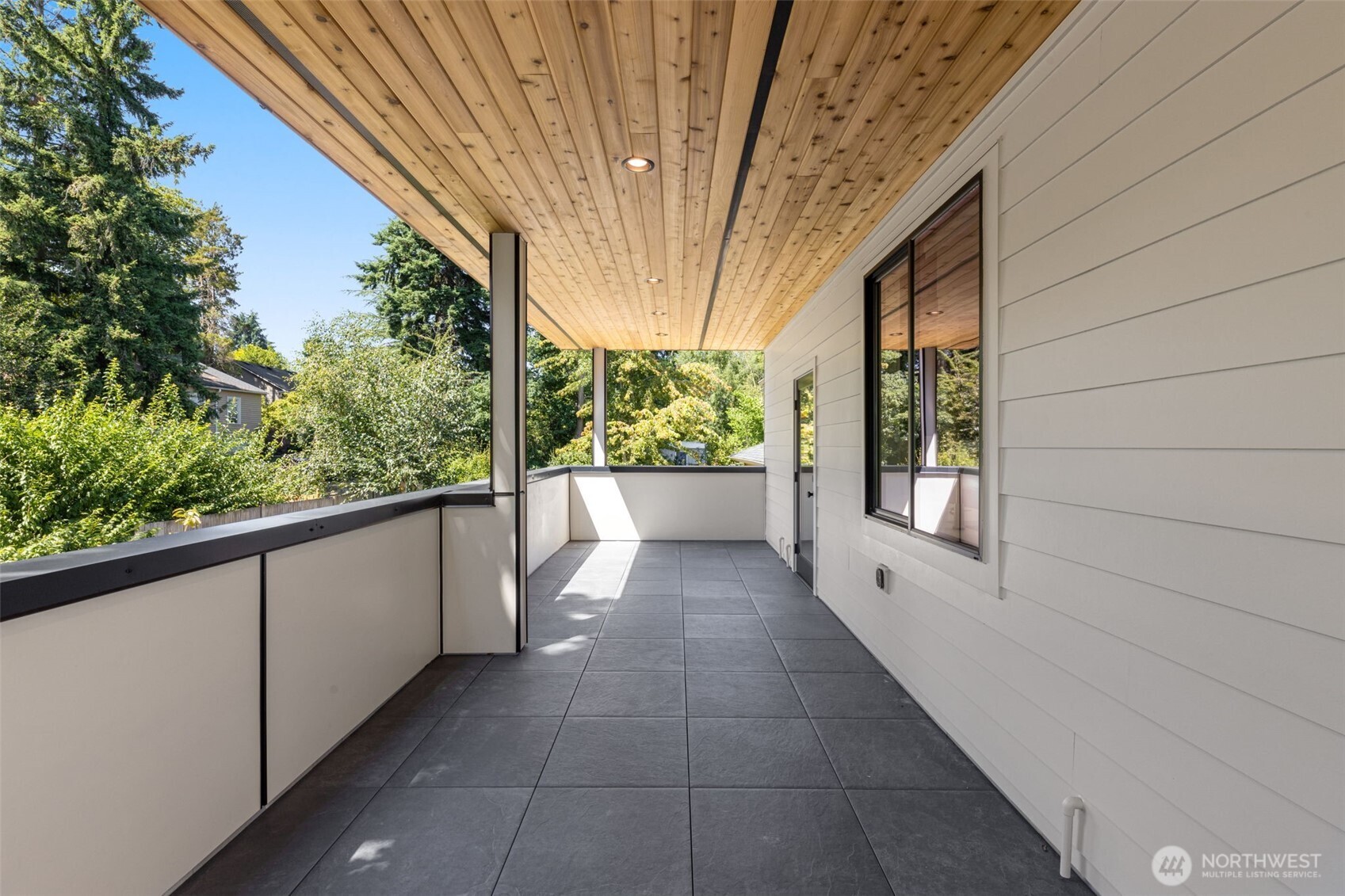 6833 36th Avenue Northeast Seattle, WA 98115 - Photo 12 of 37
