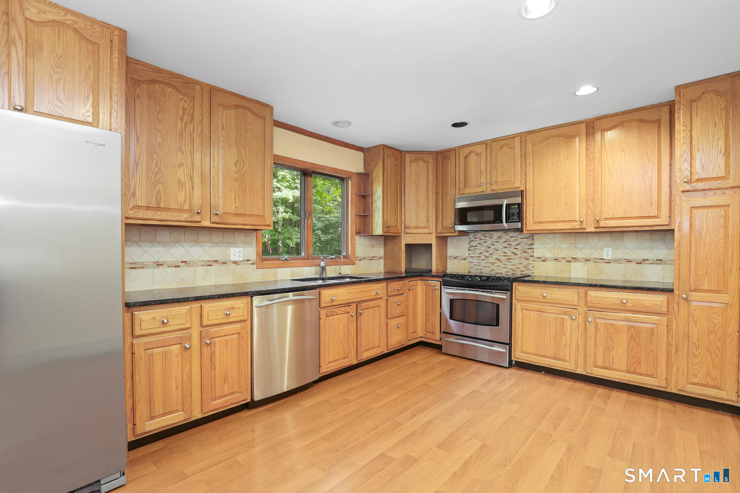 122 Deforest Road Wilton, CT 06897 - Photo 5 of 40
