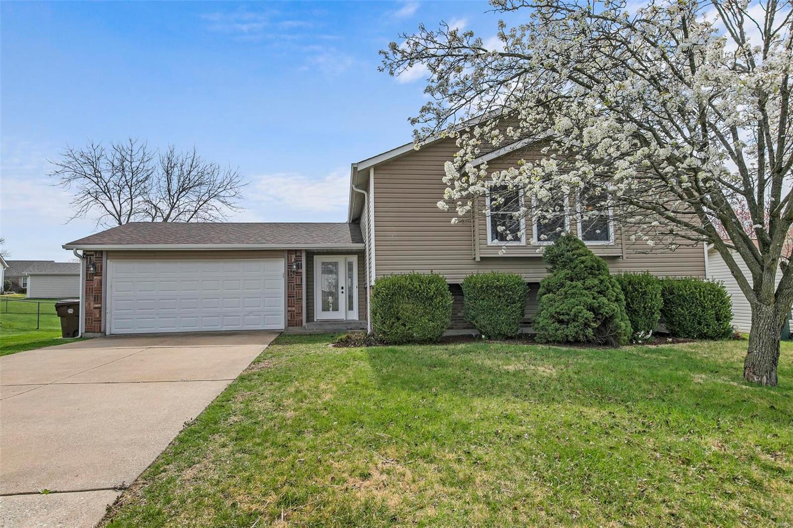 305 Atrium Ridge Court St. Peters, MO 63376 - Photo 1 of 28 Gallery Image 1