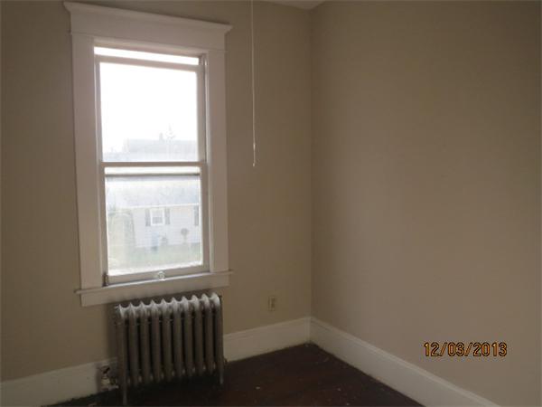 48 St James Circle Springfield, MA 01104 - Photo 8 of 8 a small space with a window