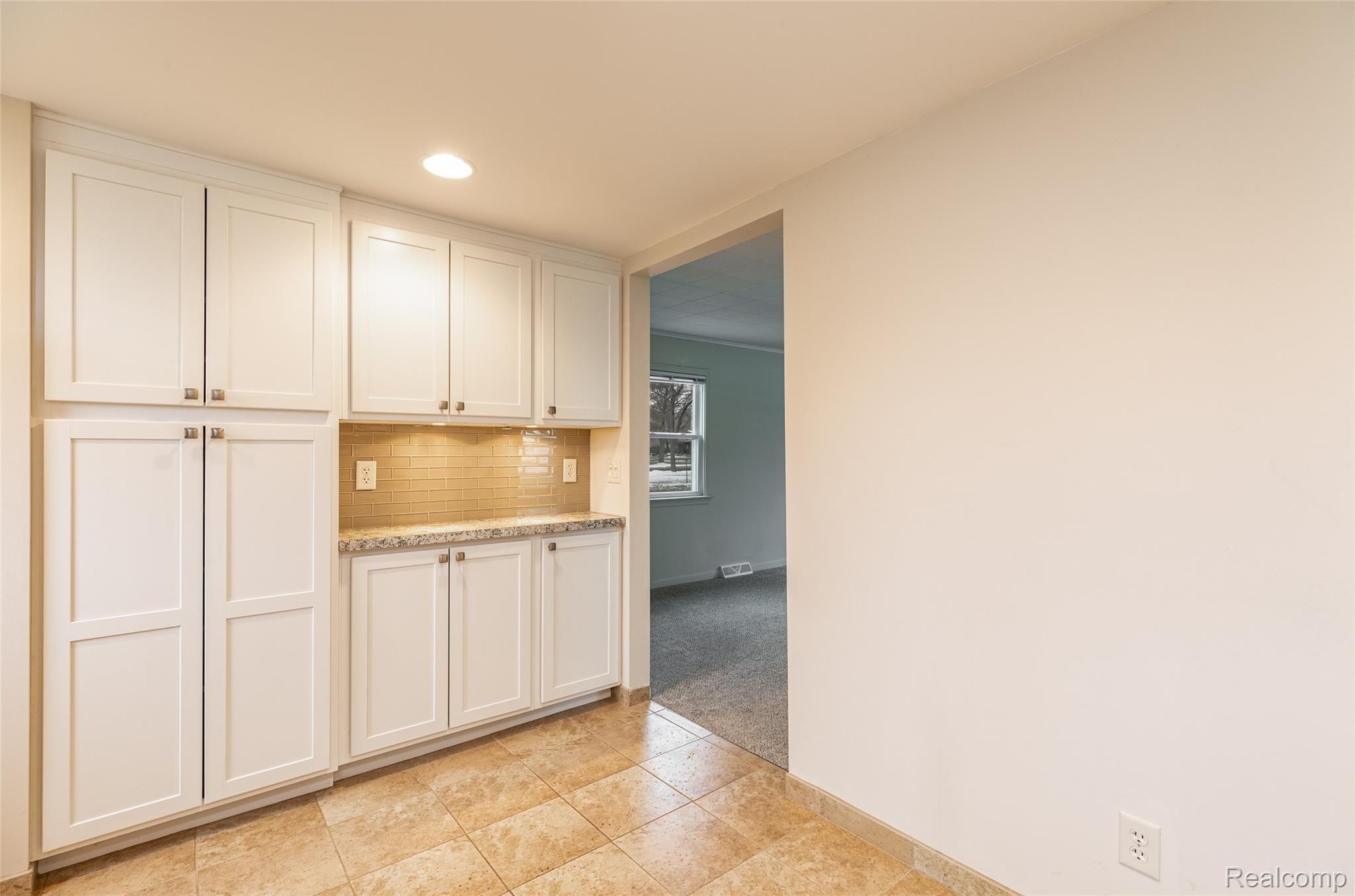 3613 Cone Avenue Rochester, MI 48309 - Photo 12 of 26 15.Kitchen