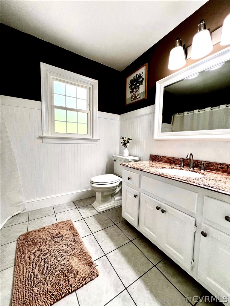 13604 Winterberry Ridge Midlothian, VA 23112 - Photo 28 of 50 a bathroom with a double vanity sink and mirror