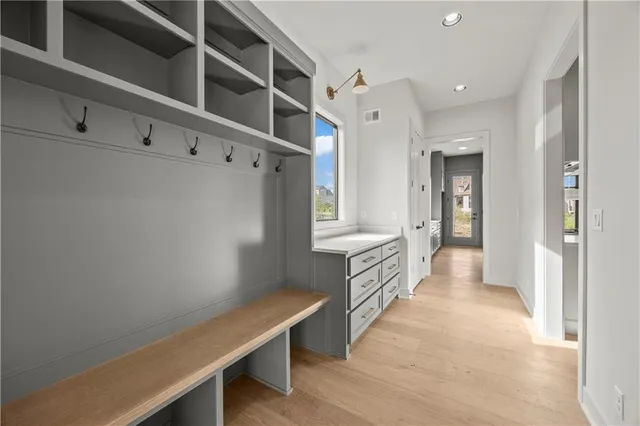 $1,294,190 | 11711 West 181st Terrace, Overland Park, KS 66013