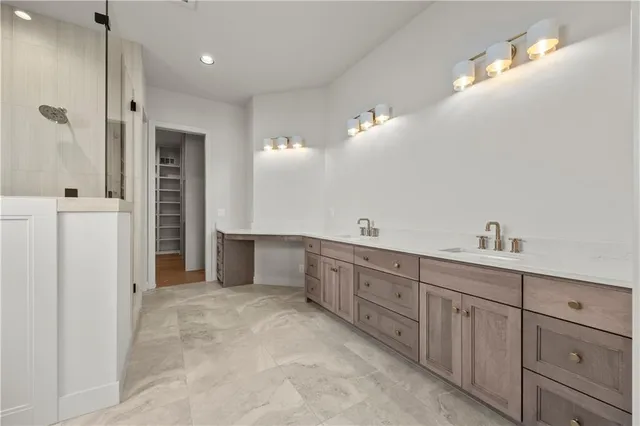 $1,294,190 | 11711 West 181st Terrace, Overland Park, KS 66013