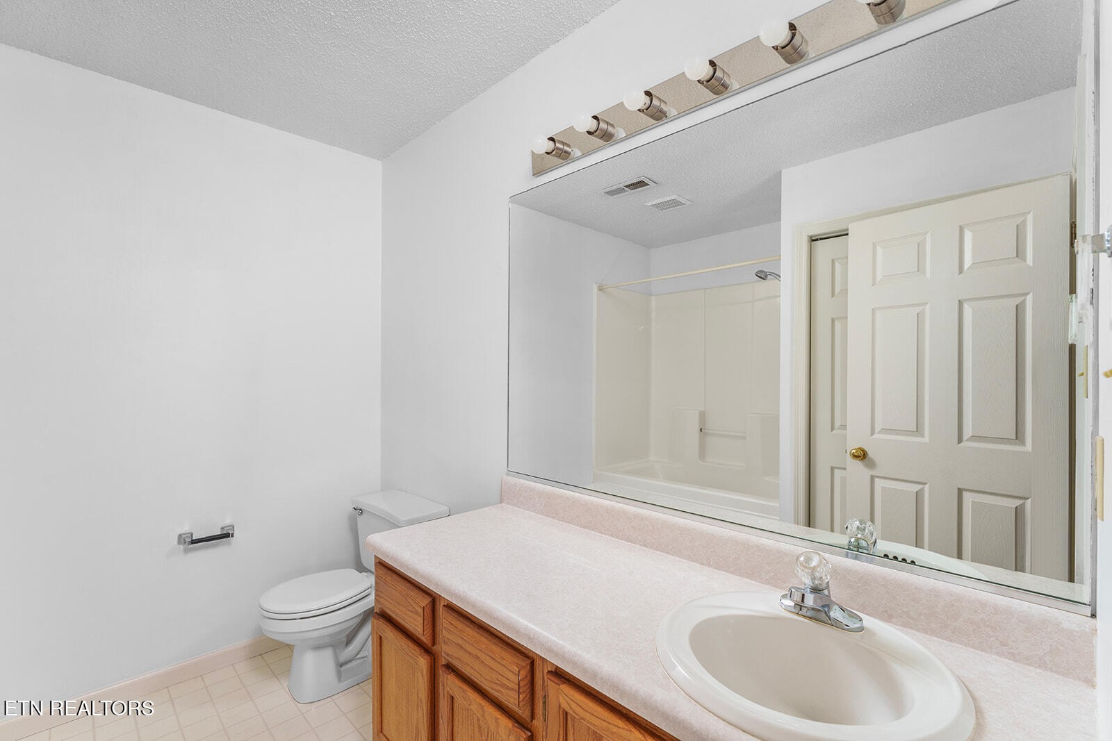8025 Fenton Way Powell, TN 37849 - Photo 5 of 21 Gallery Image 5