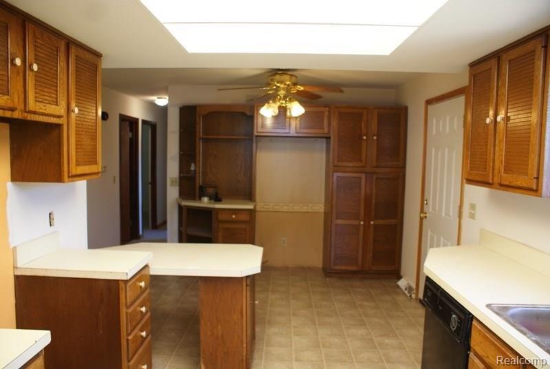 3350 Murphy Lake Road Millington, MI 48746 - Photo 18 of 46 081109.JPG