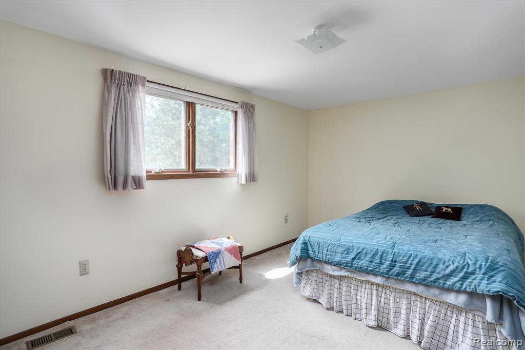 738 Lion Street Rochester Hills, MI 48307 - Photo 25 of 37