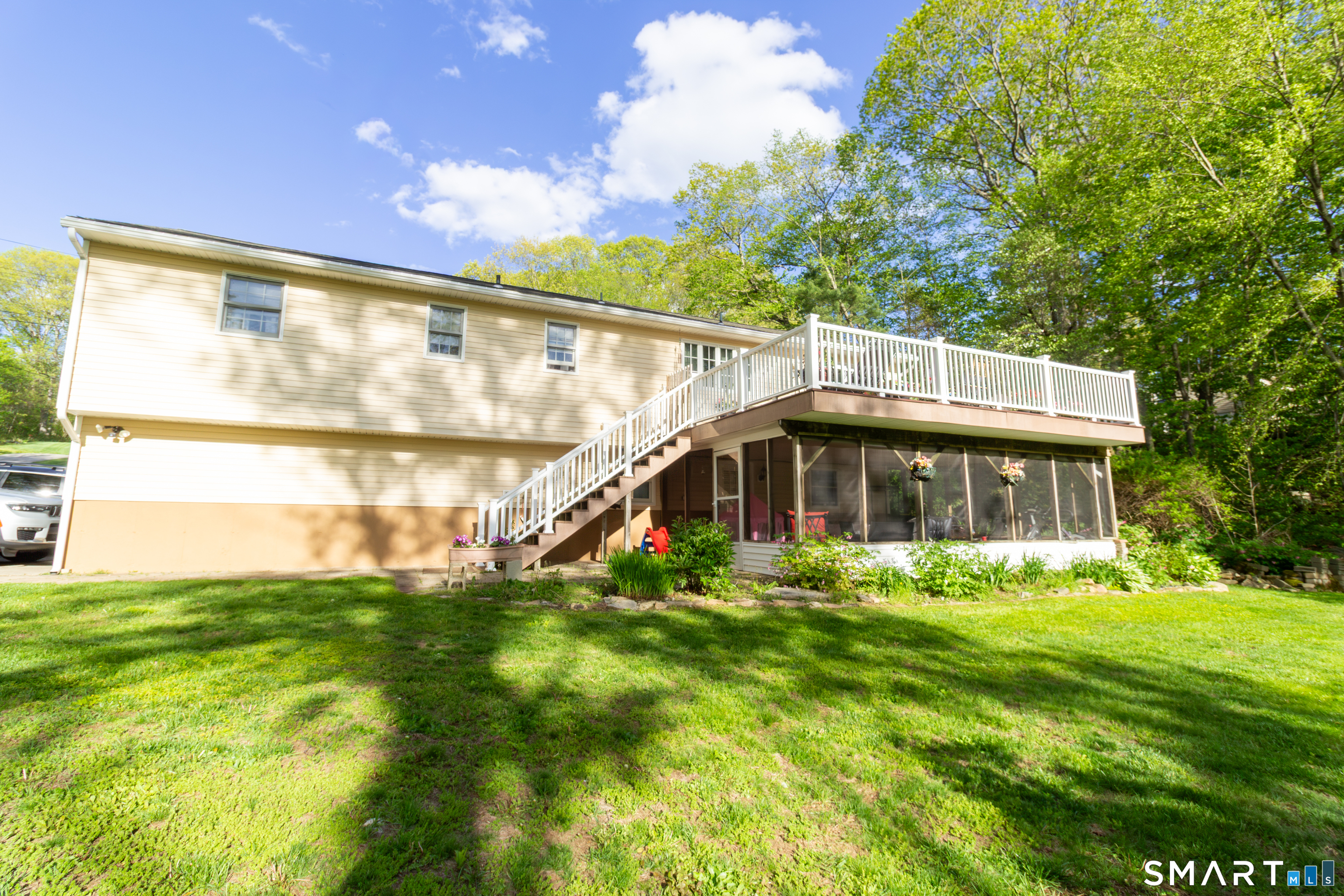 23 Button Road Shelton, CT 06484 - Photo 11 of 33