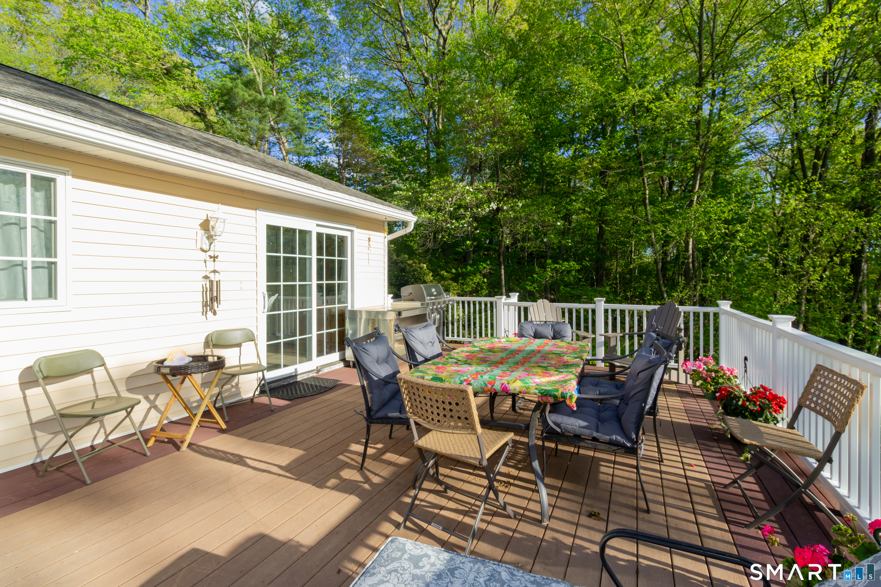 23 Button Road Shelton, CT 06484 - Photo 13 of 33