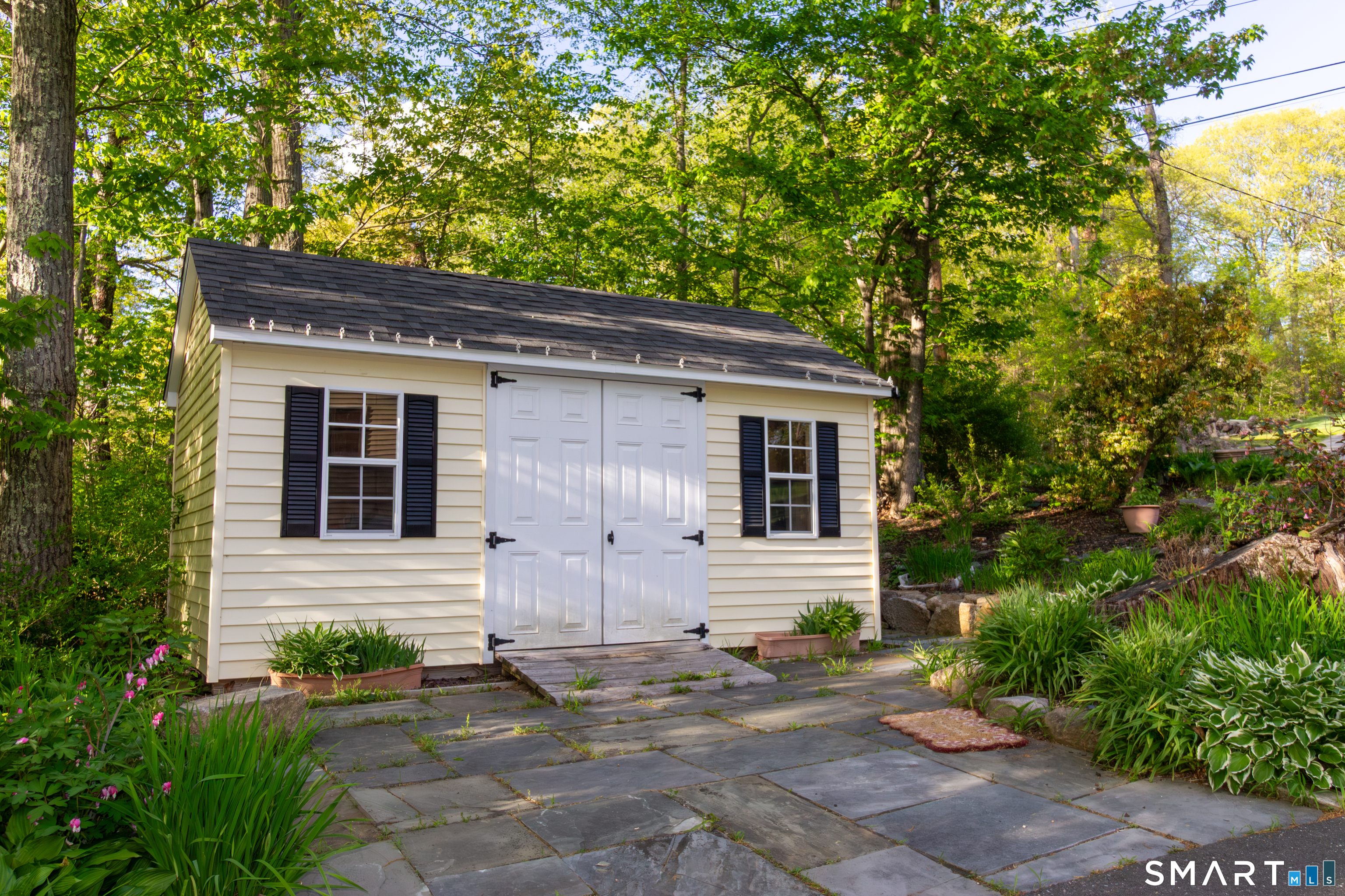 23 Button Road Shelton, CT 06484 - Photo 17 of 33