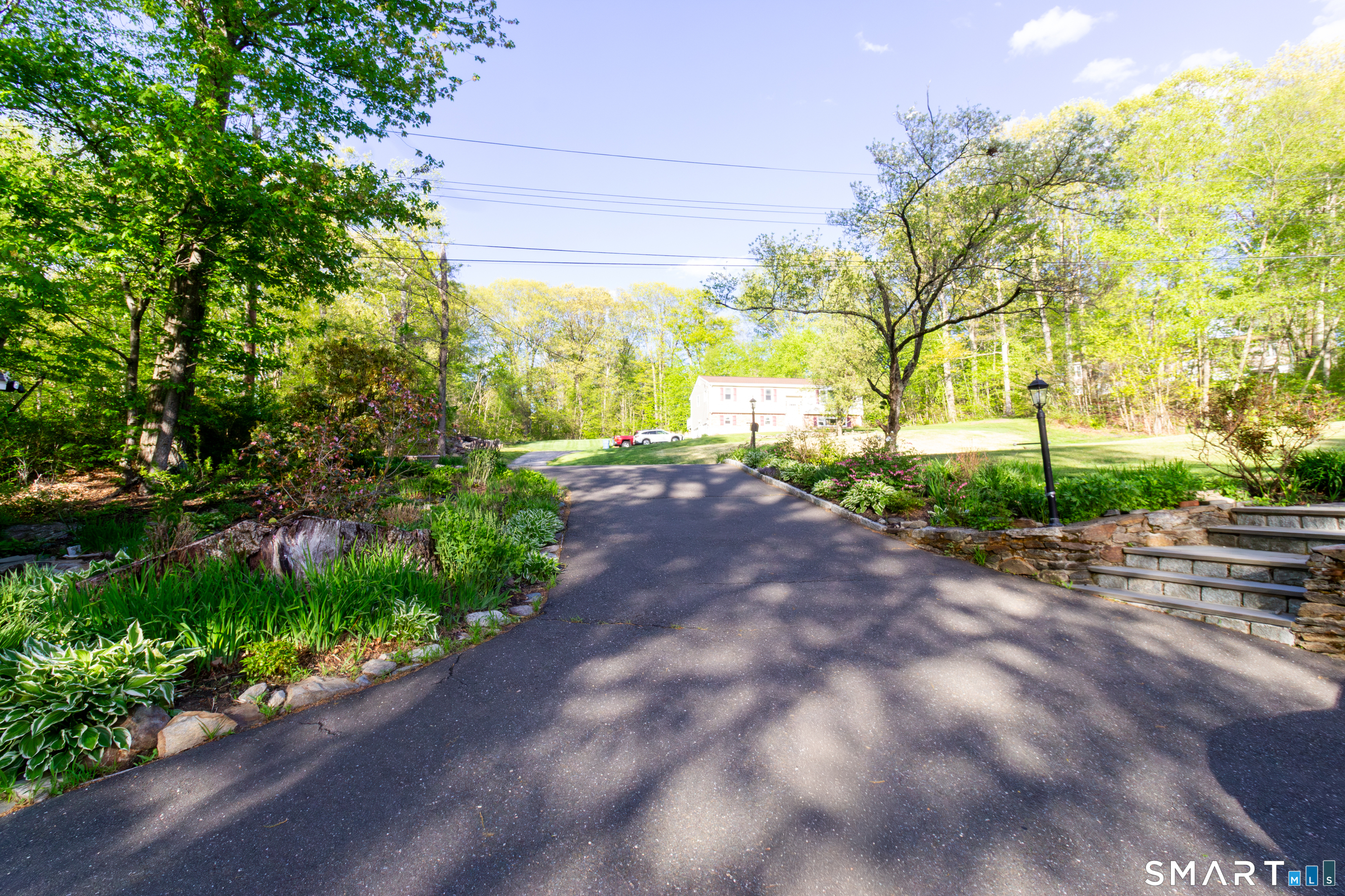 23 Button Road Shelton, CT 06484 - Photo 5 of 33