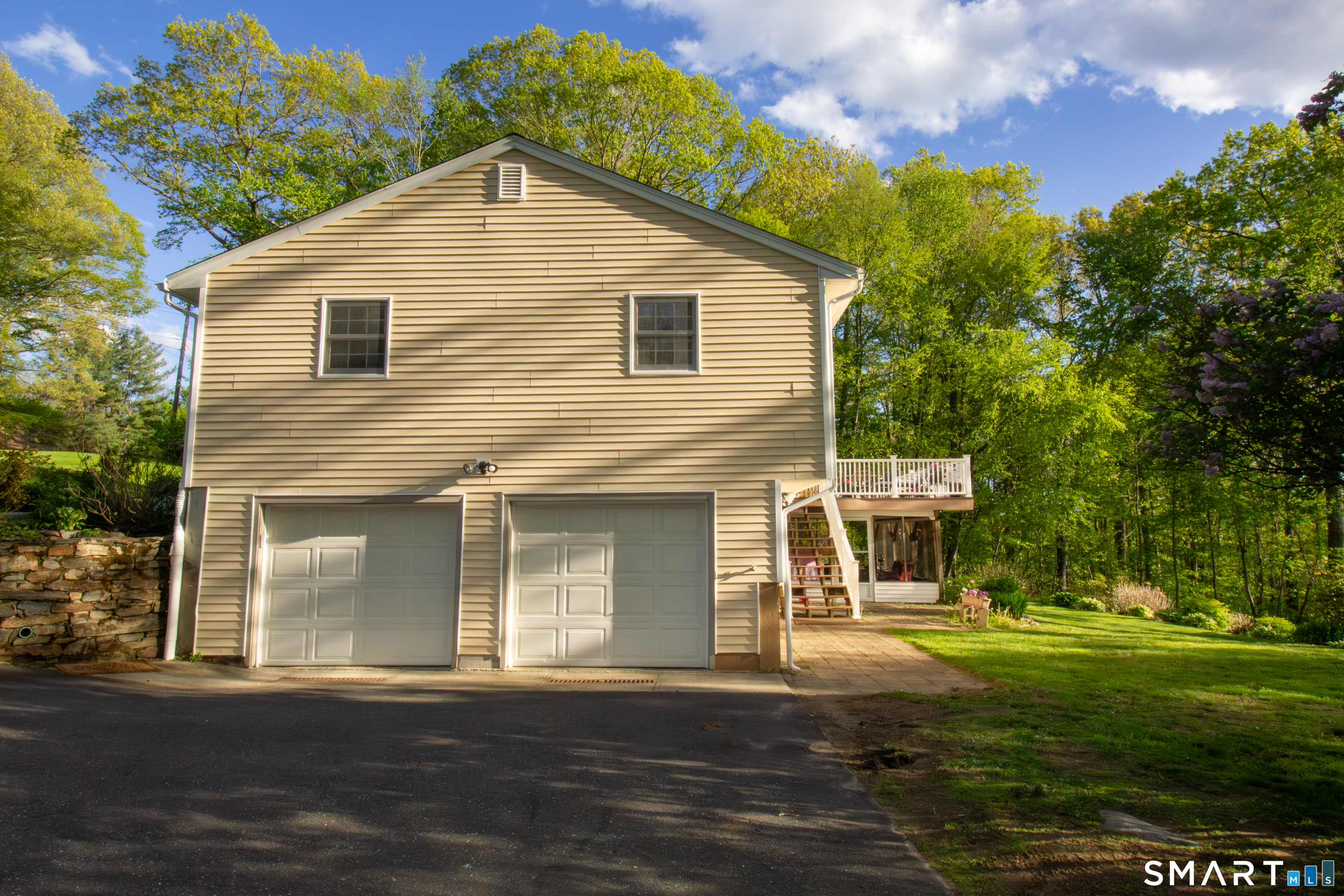 23 Button Road Shelton, CT 06484 - Photo 6 of 33