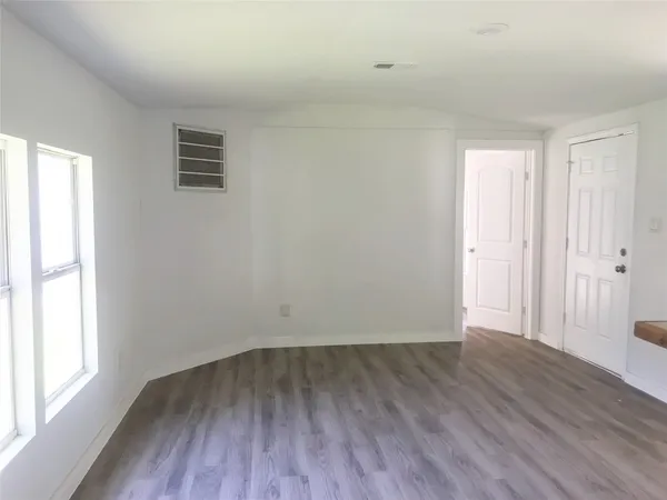 $1,300 | 3510 Fox Drive, Unit 19, Baytown, TX 77521