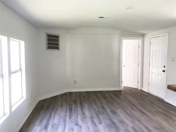 $1,300 | 3510 Fox Drive, Unit 19, Baytown, TX 77521