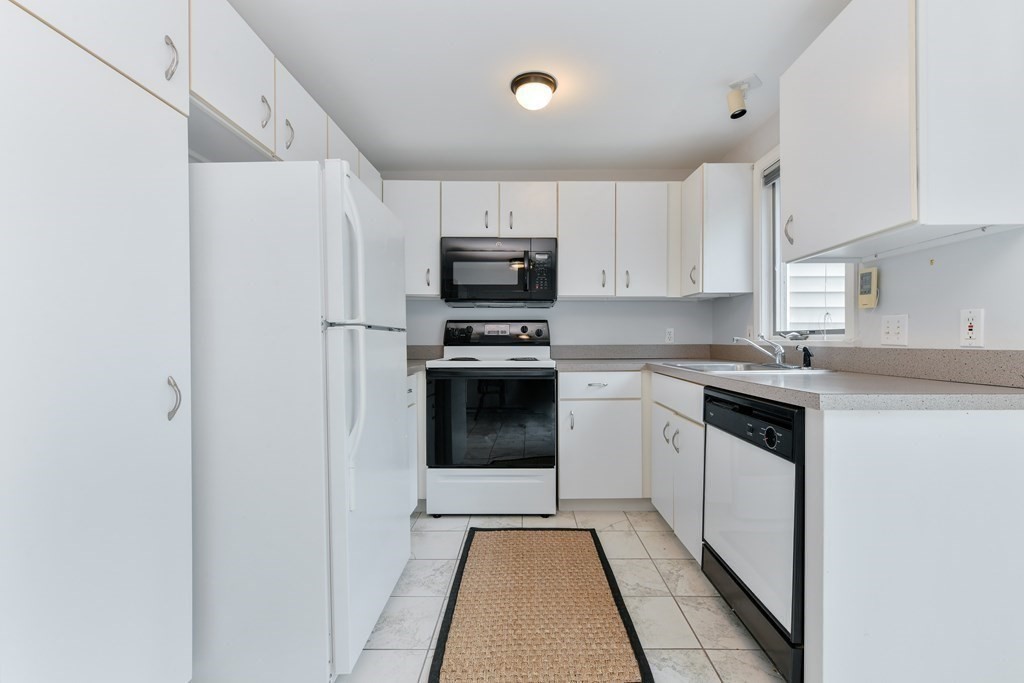 71 Victoria Heights Road, Unit 71 Boston, MA 02136 - Photo 3 of 31 Gallery Image 3