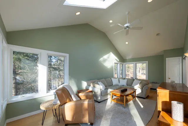 $525,000 | 235 Fox Lane, Hartford, VT 05059