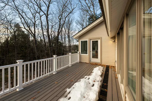 $525,000 | 235 Fox Lane, Hartford, VT 05059