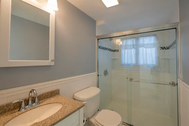 $525,000 | 235 Fox Lane, Hartford, VT 05059