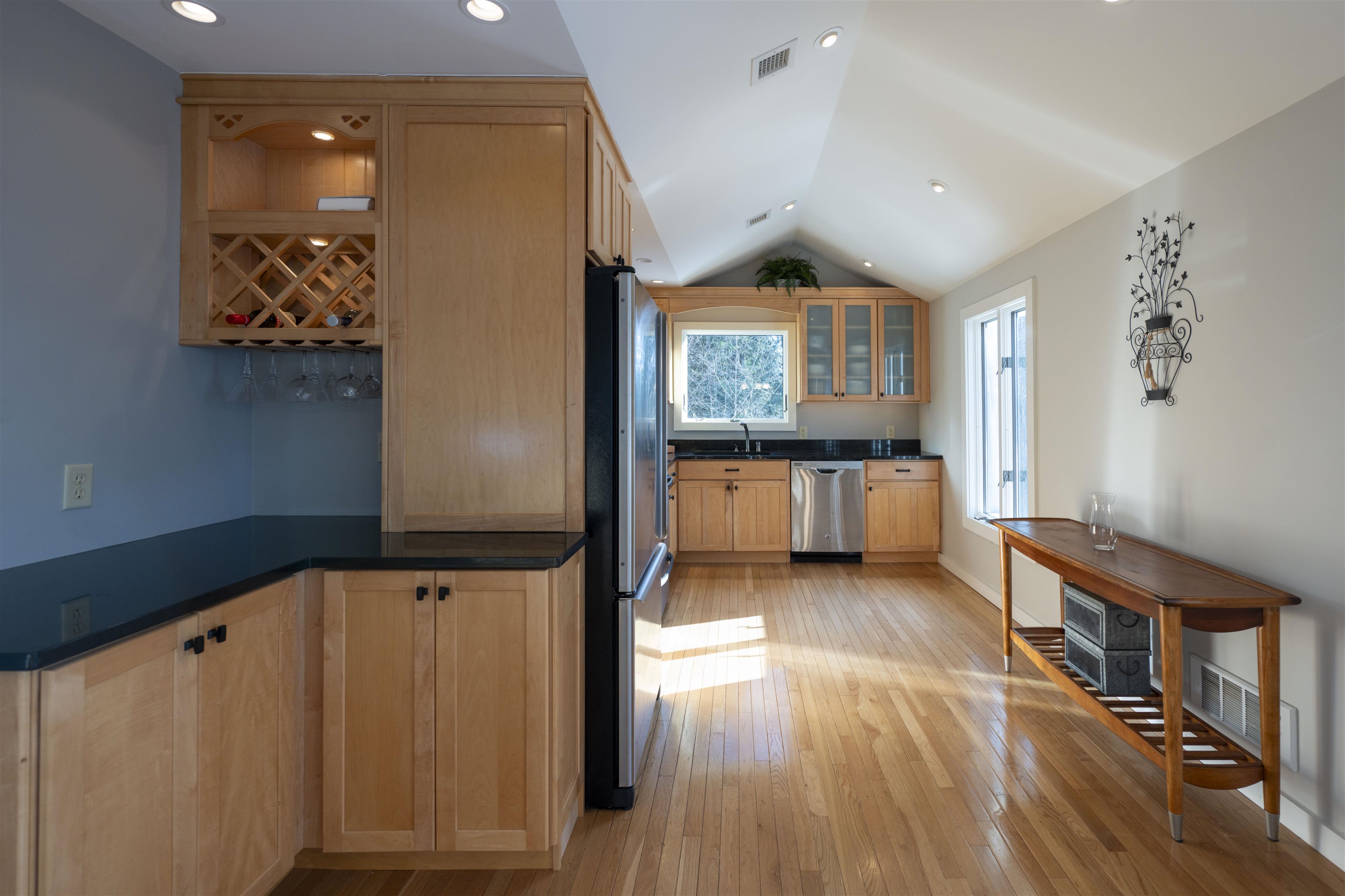 235 Fox Lane Hartford, VT 05059 - Photo 10 of 30