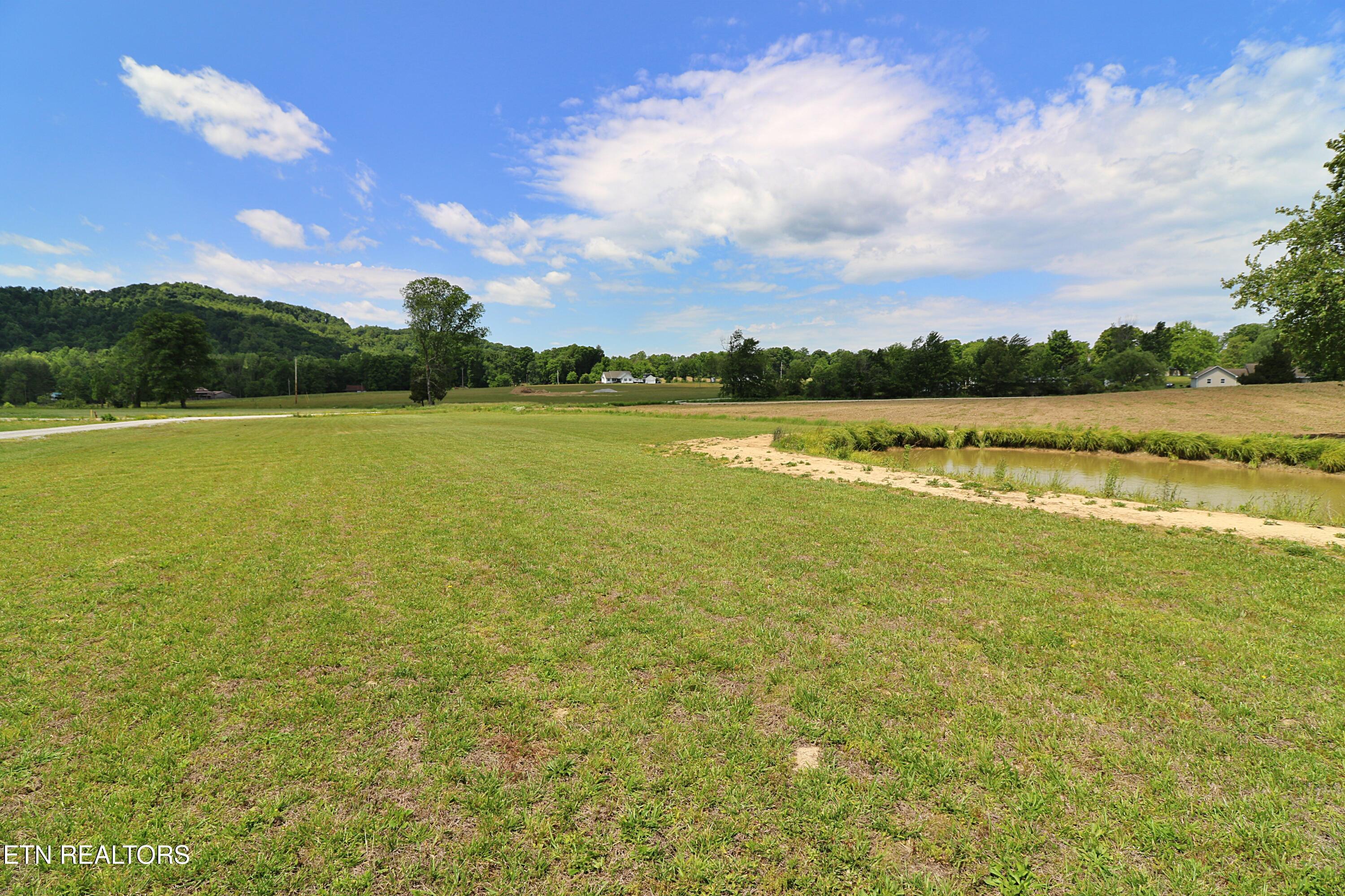 301 Lowin Fields Pvt Road Winfield, TN 37892 - Photo 48 of 49 094A3610