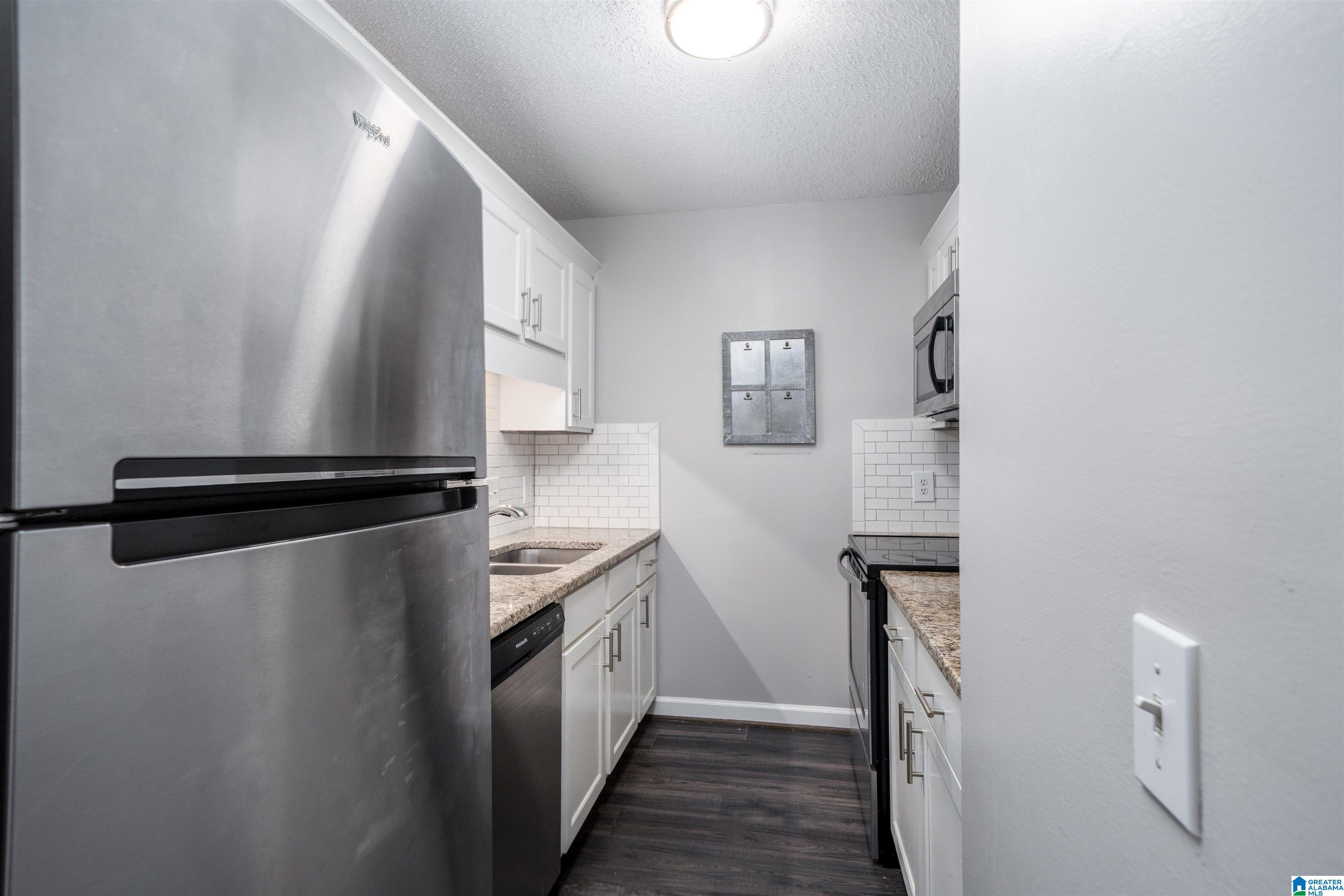 3350 Altamont Road South, Unit B7 Birmingham, AL 35205 - Photo 15 of 26