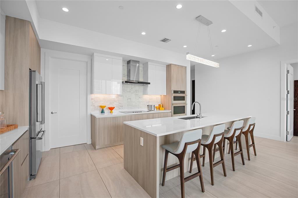 301 Quay Commons, Unit 509 Sarasota, FL 34236 - Photo 11 of 45