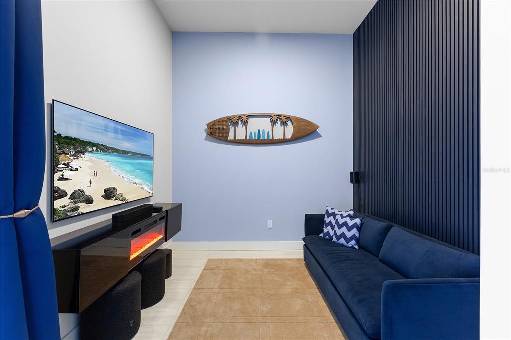 301 Quay Commons, Unit 509 Sarasota, FL 34236 - Photo 21 of 45