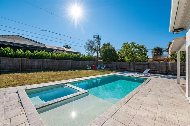 $4,300 | 714 105th Avenue North, Naples, FL 34108