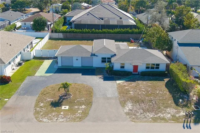 $4,300 | 714 105th Avenue North, Naples, FL 34108