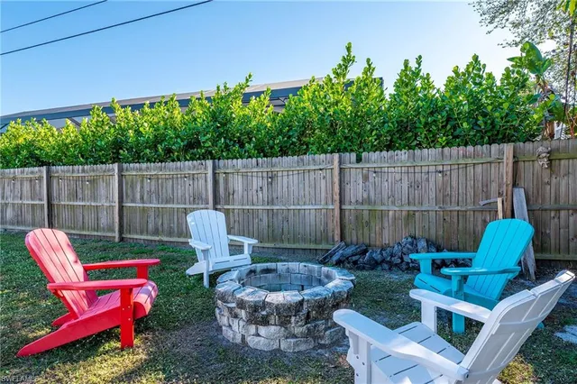 $4,300 | 714 105th Avenue North, Naples, FL 34108