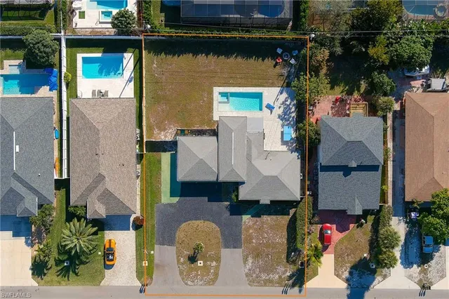 $4,300 | 714 105th Avenue North, Naples, FL 34108