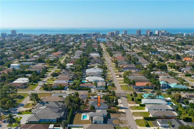 $4,300 | 714 105th Avenue North, Naples, FL 34108