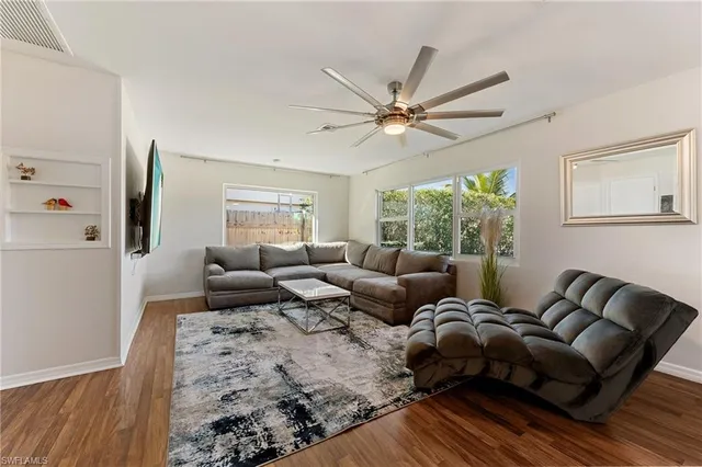 $4,300 | 714 105th Avenue North, Naples, FL 34108