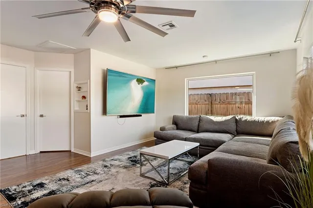 $4,300 | 714 105th Avenue North, Naples, FL 34108