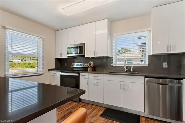 $4,300 | 714 105th Avenue North, Naples, FL 34108