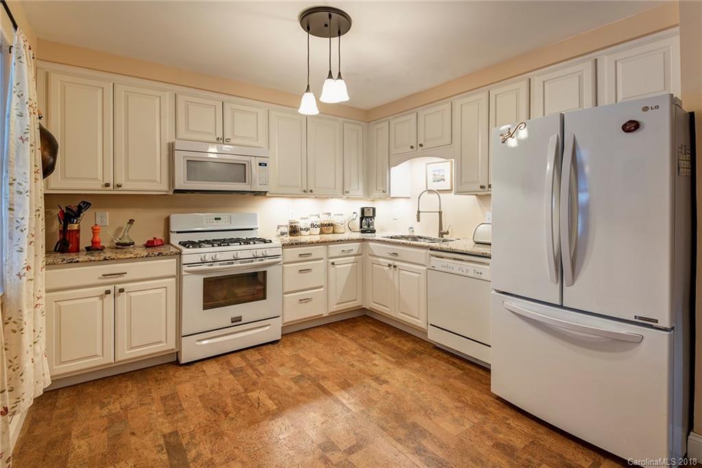 26 Maple Ridge Lane Asheville, NC 28806 - Photo 4 of 27 Gallery Image 4