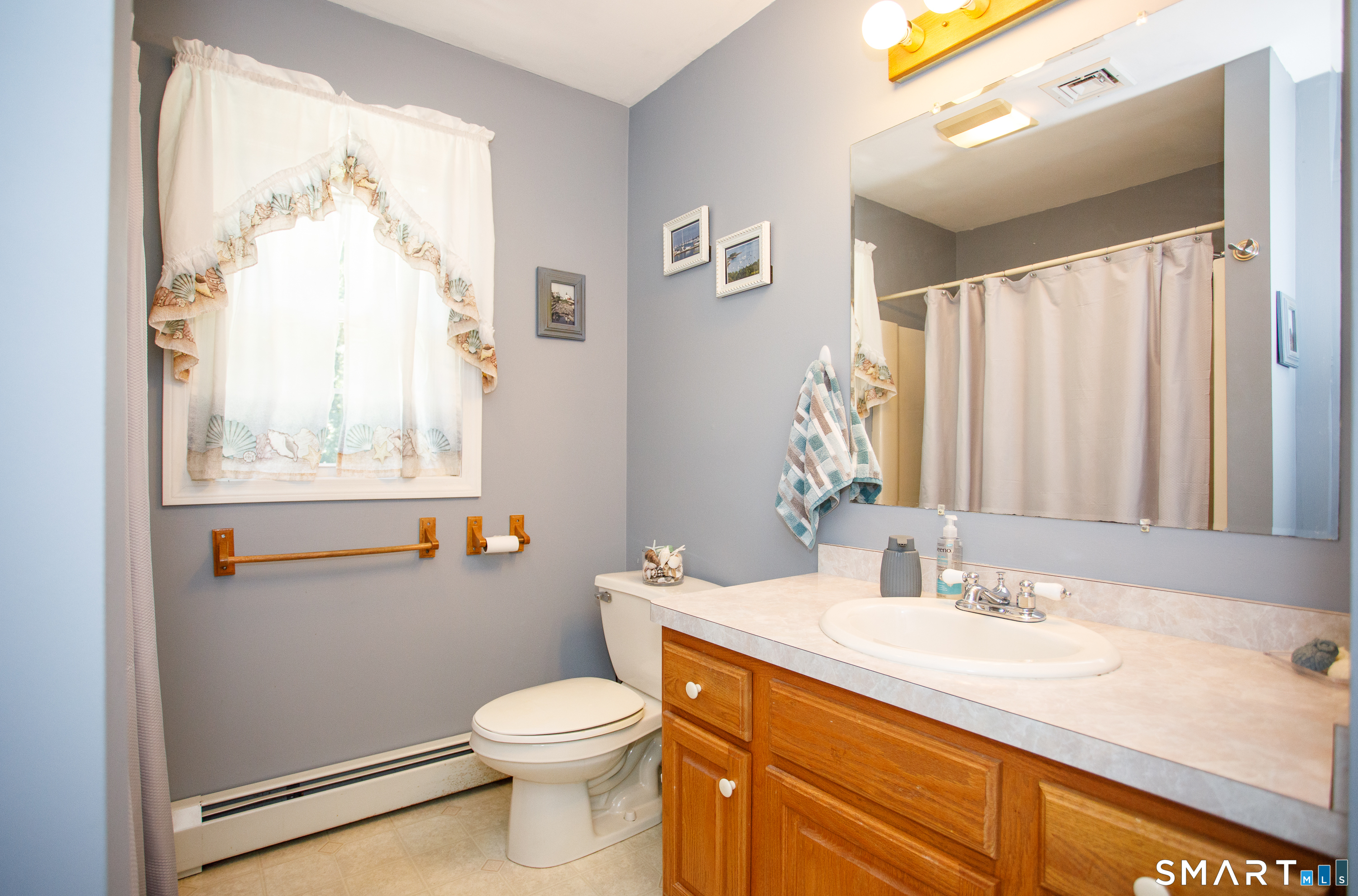 264 North Wawecus Hill Road Norwich, CT 06360 - Photo 21 of 29 2ND FLOOR FULL BATHROOM