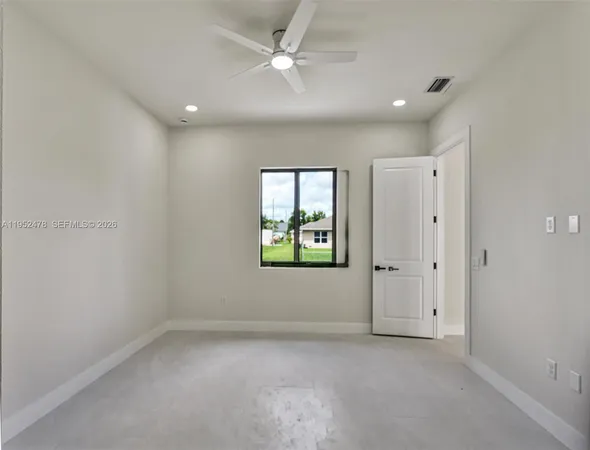 $2,600 | Sunshine, Lehigh Acres, FL 33976